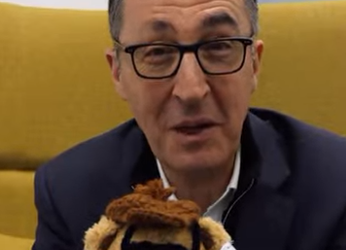 Besuch von Cem Özdemir bei den Macherinnen der HoffnungsBären